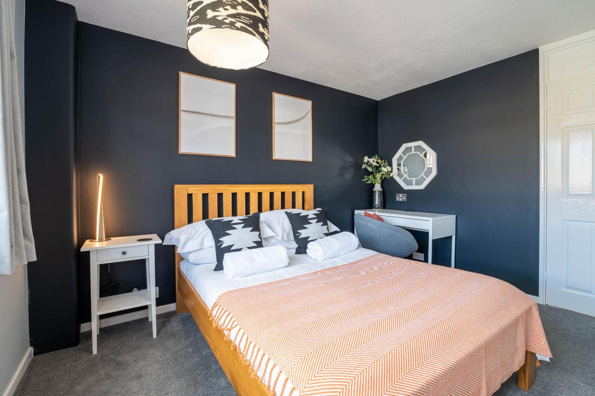 Gatwick Place - 4 Bed 2 Bath Self Contained House With Private Garden Χόρλι Εξωτερικό φωτογραφία