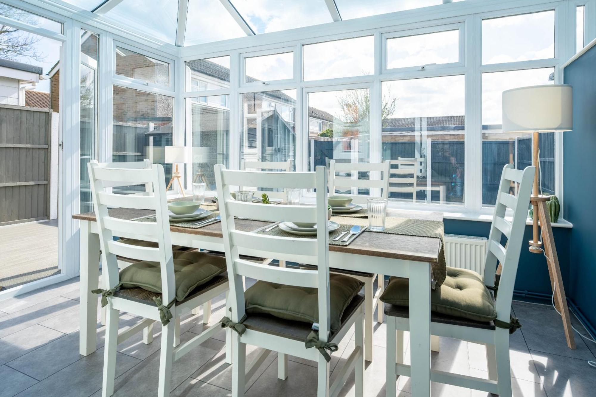Gatwick Place - 4 Bed 2 Bath Self Contained House With Private Garden Χόρλι Εξωτερικό φωτογραφία