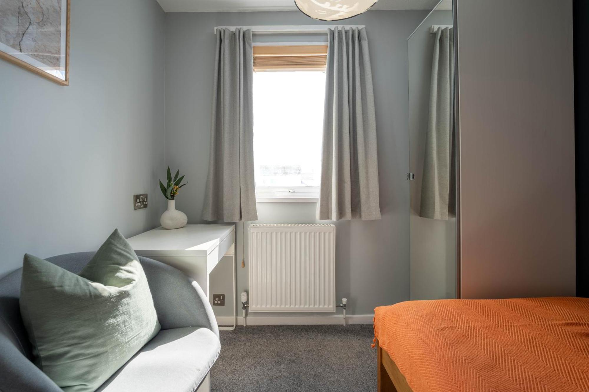 Gatwick Place - 4 Bed 2 Bath Self Contained House With Private Garden Χόρλι Εξωτερικό φωτογραφία
